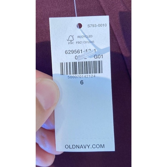 NWT Old Navy High Rise Pixie Pants Size 6 Women’s Maroon - Picture 3 of 9